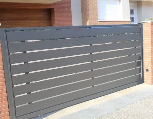 Puerta corredera con laminas de chapa separadas medida compra online