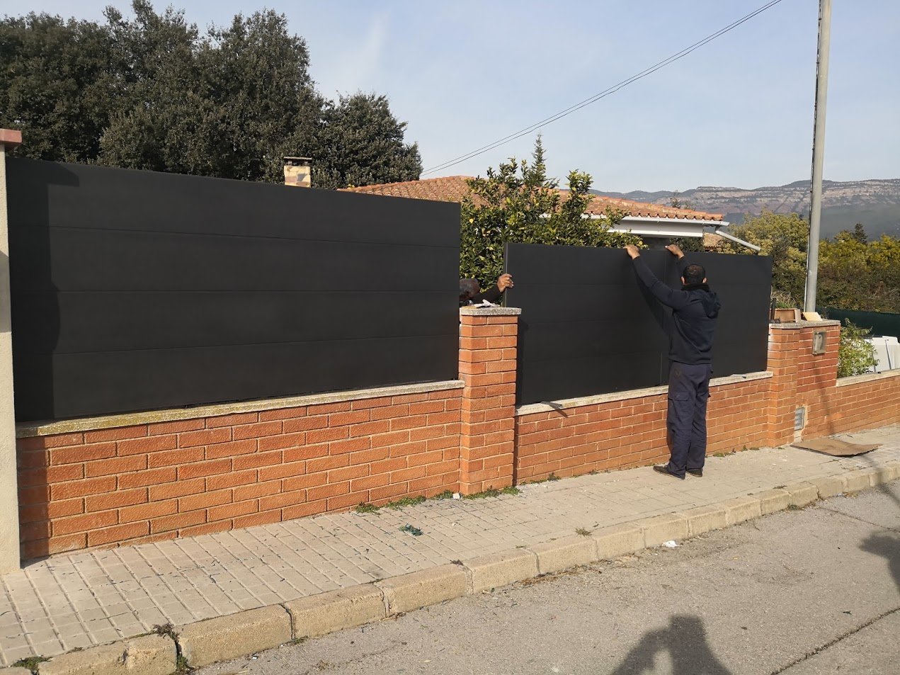 289€/m2-_Vallado cubre muros modelo laminas de chapa moderna » Presupuesto  al instante